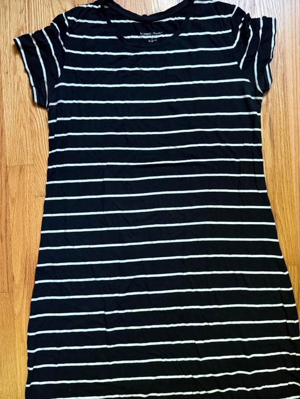 Liz Lange Black and White Striped Short Sleeve Tunic